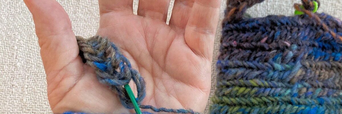 Nalbinding Handwarmer 1