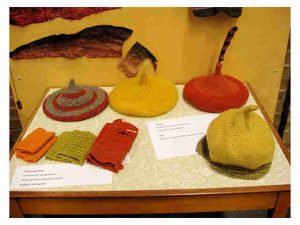 Nalbinding Hats, Mitts